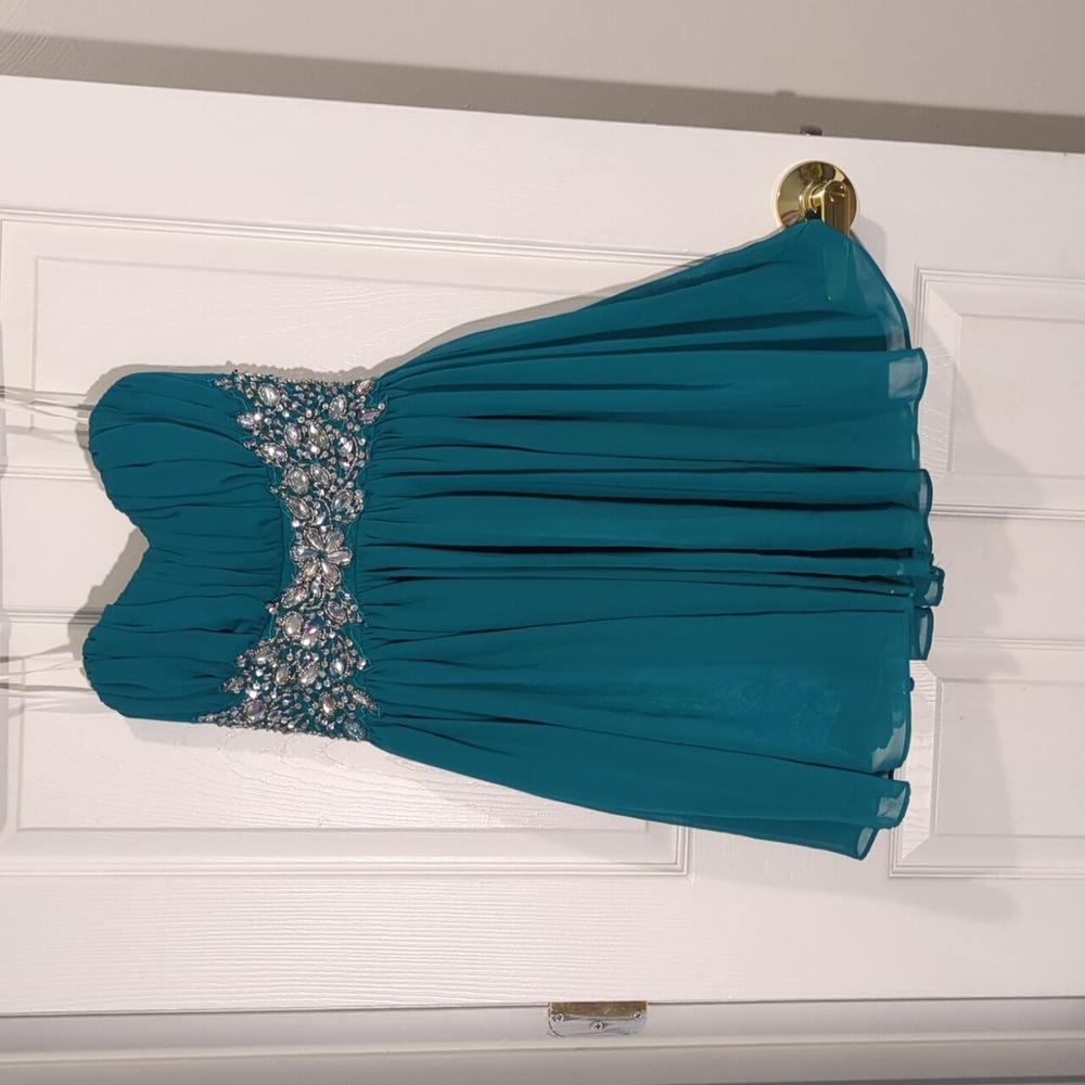 Short, sleeveless, formal dress